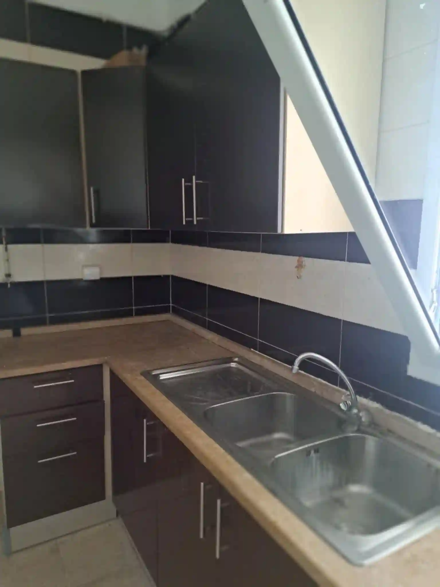 Un Appartement s1 au 2éme Étage à Ariana à Ariana - Vue 3