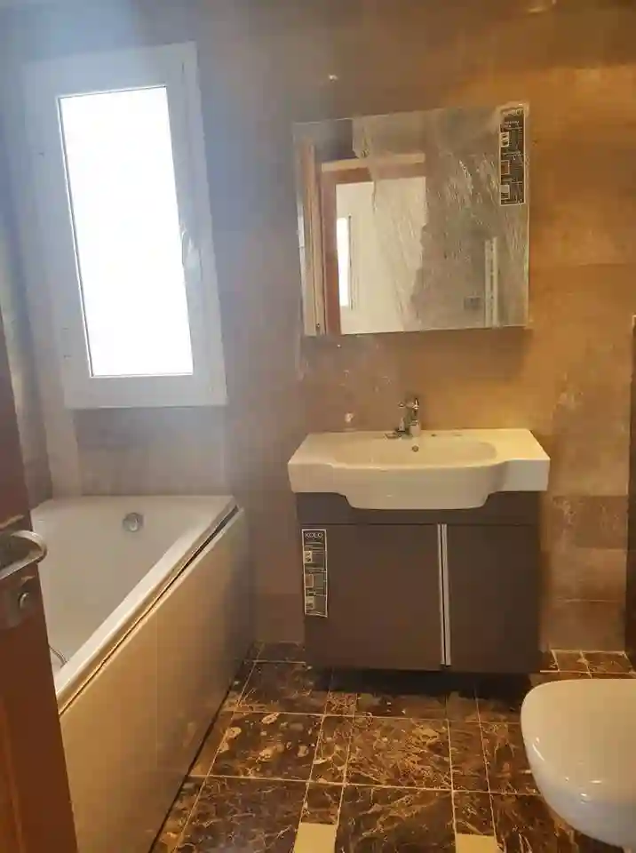 Appartement s2 Neuf à Cité les Palmeraies à El Aouina - Vue 1