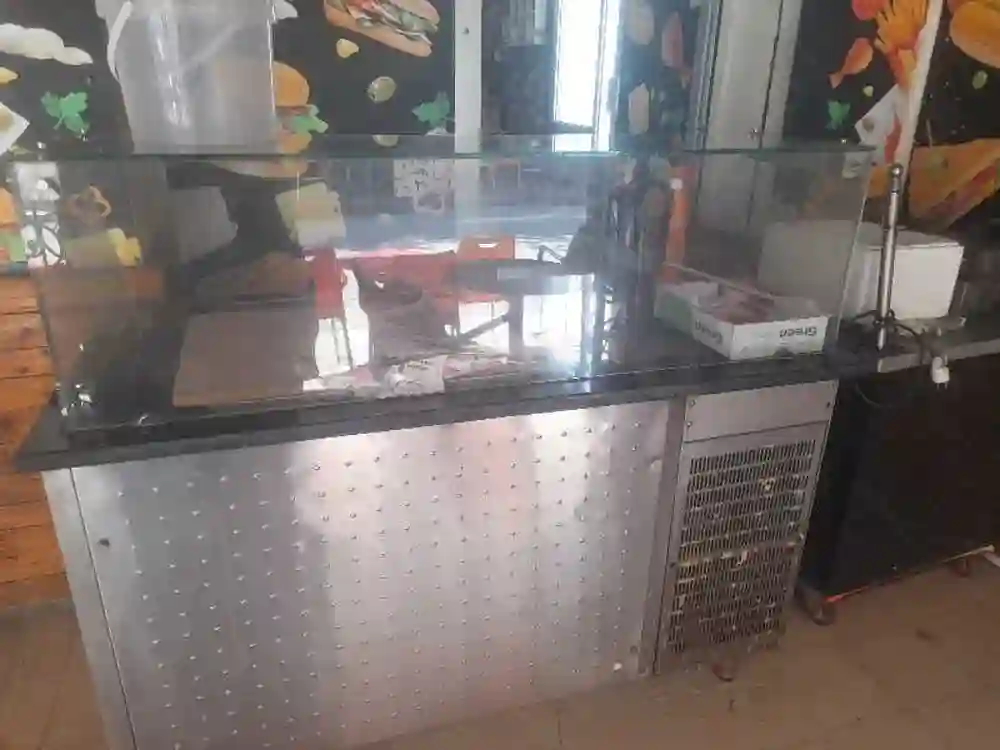 A Vendre Frigidaire Comptoir 8 Bague Almia