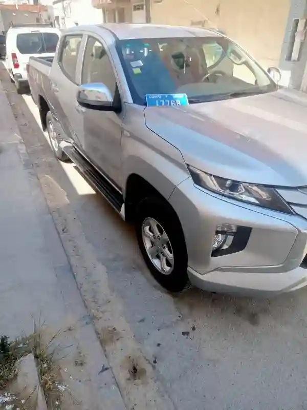 Mitsubishi L200 4x4 Diesel - Vue 4
