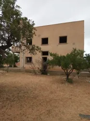 Terrain à Vendre Avec une Villa Inachevée de Deux Étages Séparés
