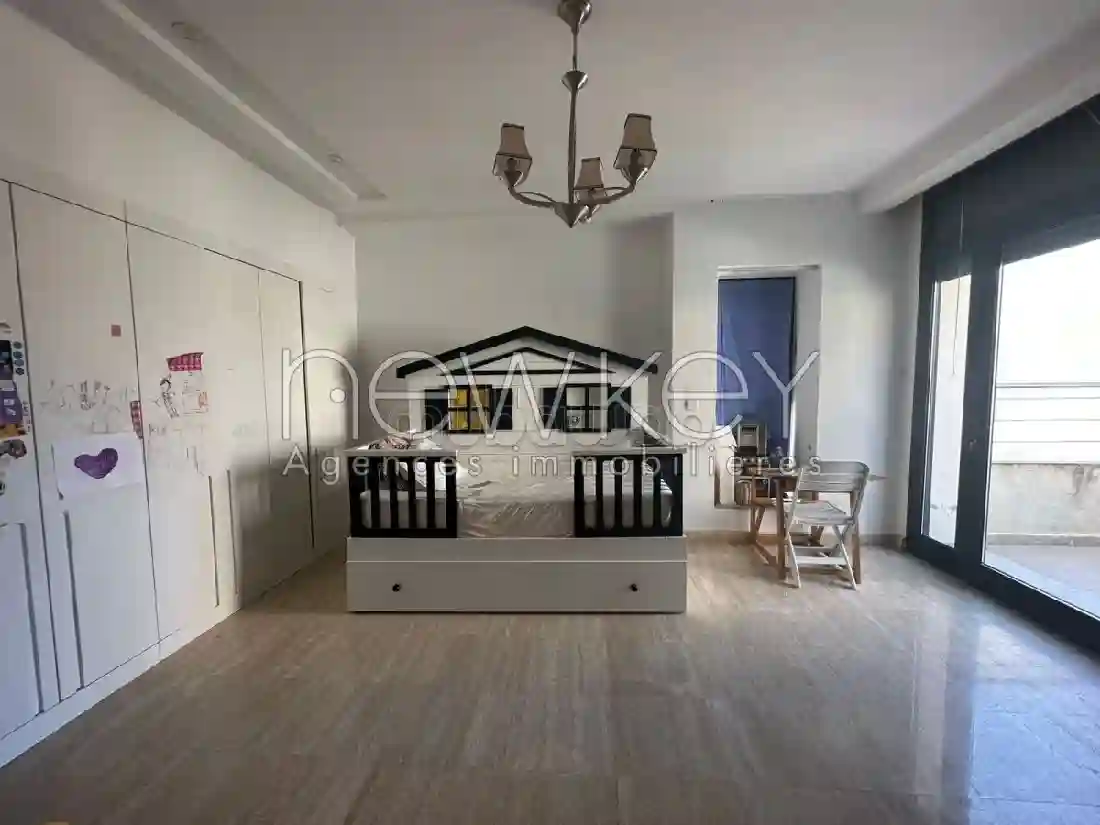 Un Superbe Triplex Avec Jardin à Louer à La Soukra - Vue 1