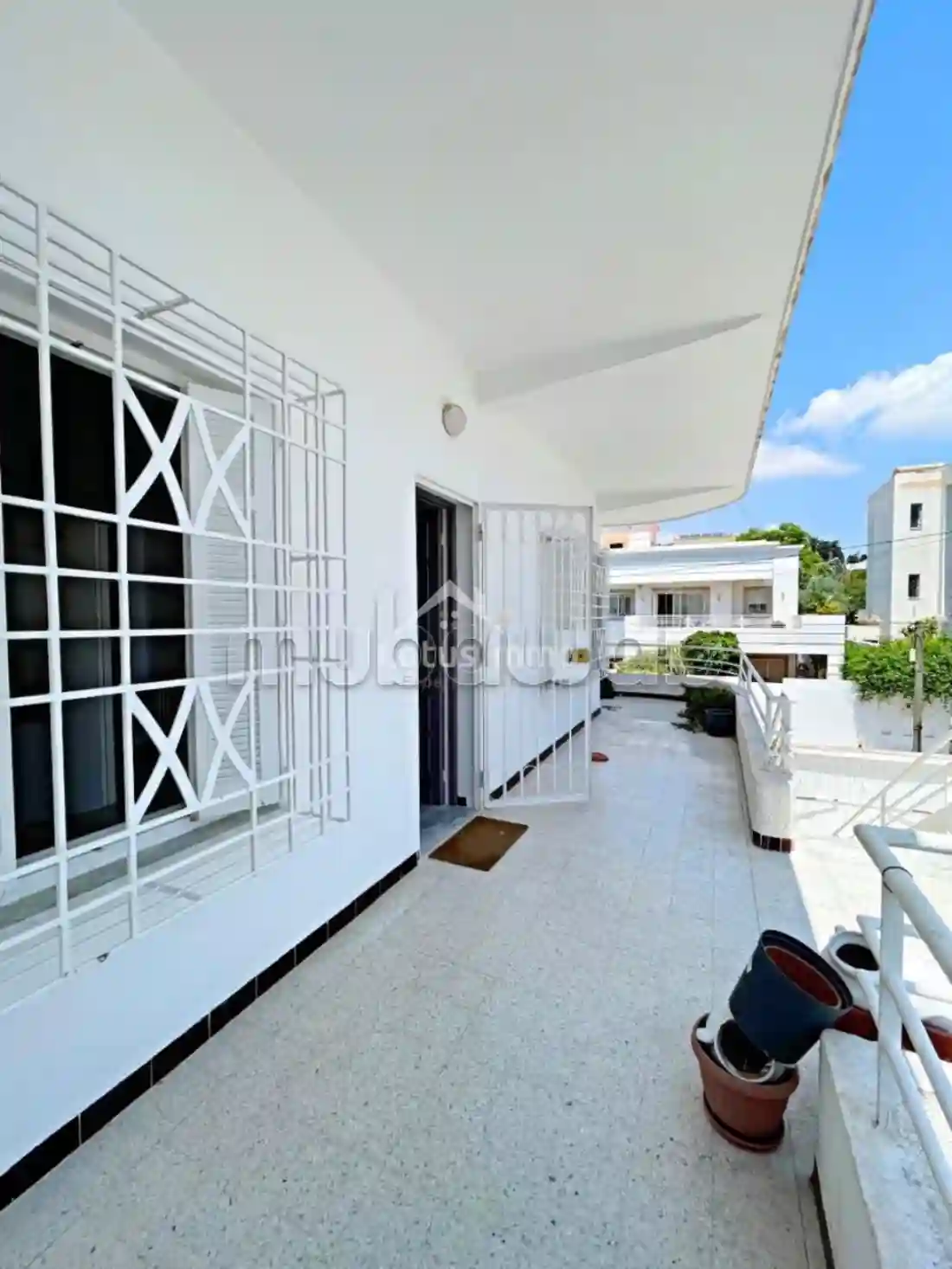 A Louer Etage de Villa à Manzeh1 - Vue 2