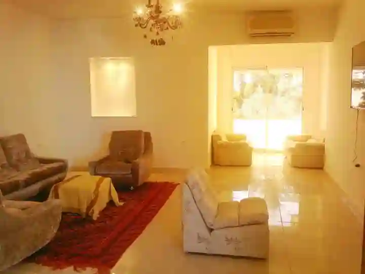 Luxueux s2 Meublé par Semaine à La Soukra