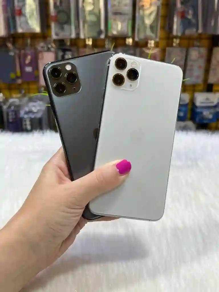 Iphone 11 Pro Max 256gb Batterie +90 + Chargeur بلاش