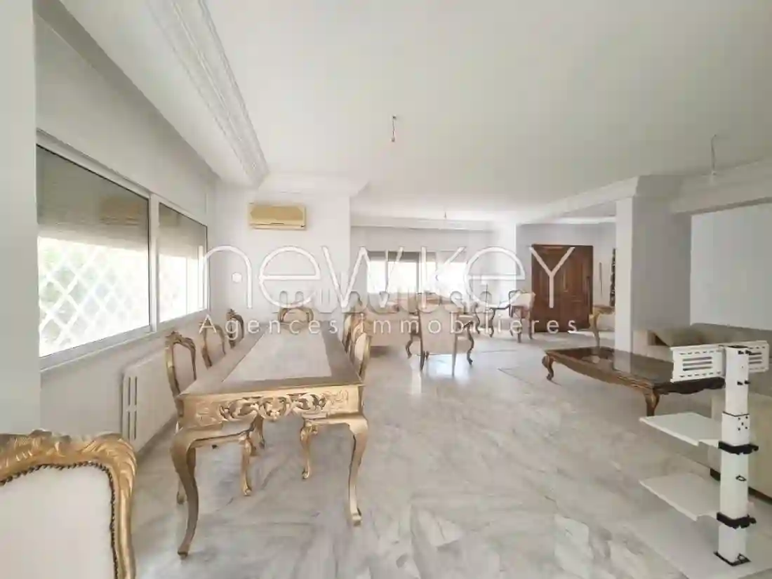Une Villa de Plain Pied Avec Jardin à La Soukra - Vue 1