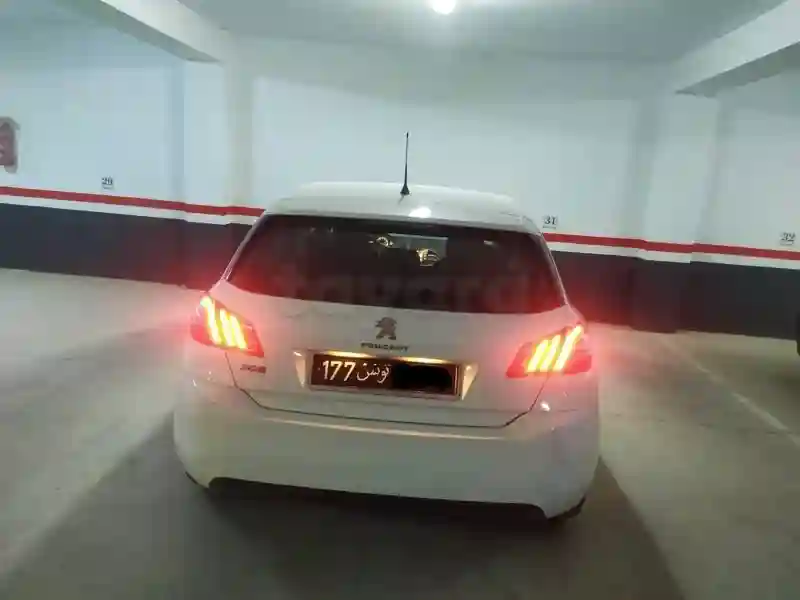 Peugeot 308 Essence 2014 - Vue 1