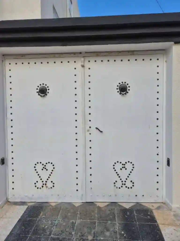 Porte D'entrée - Vue 1