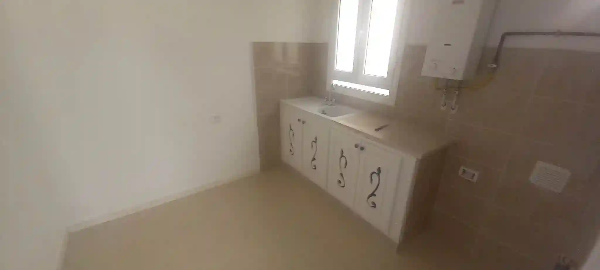 Terrain de 200 m2 Cité Ennasim Hedia Nouira à Cite Ennacim - Vue 3