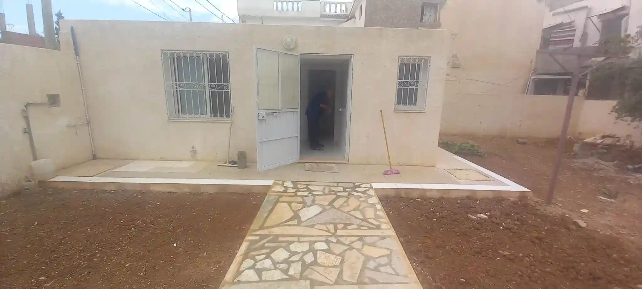 Terrain de 200 m2 Cité Ennasim Hedia Nouira à Cite Ennacim - Vue 4