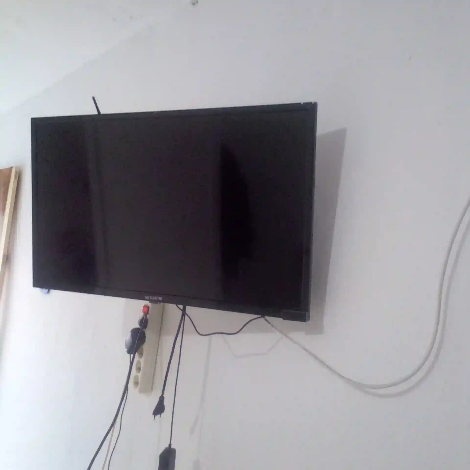 Tv lcd a 400 dt à Hammam Chatt - Vue 1