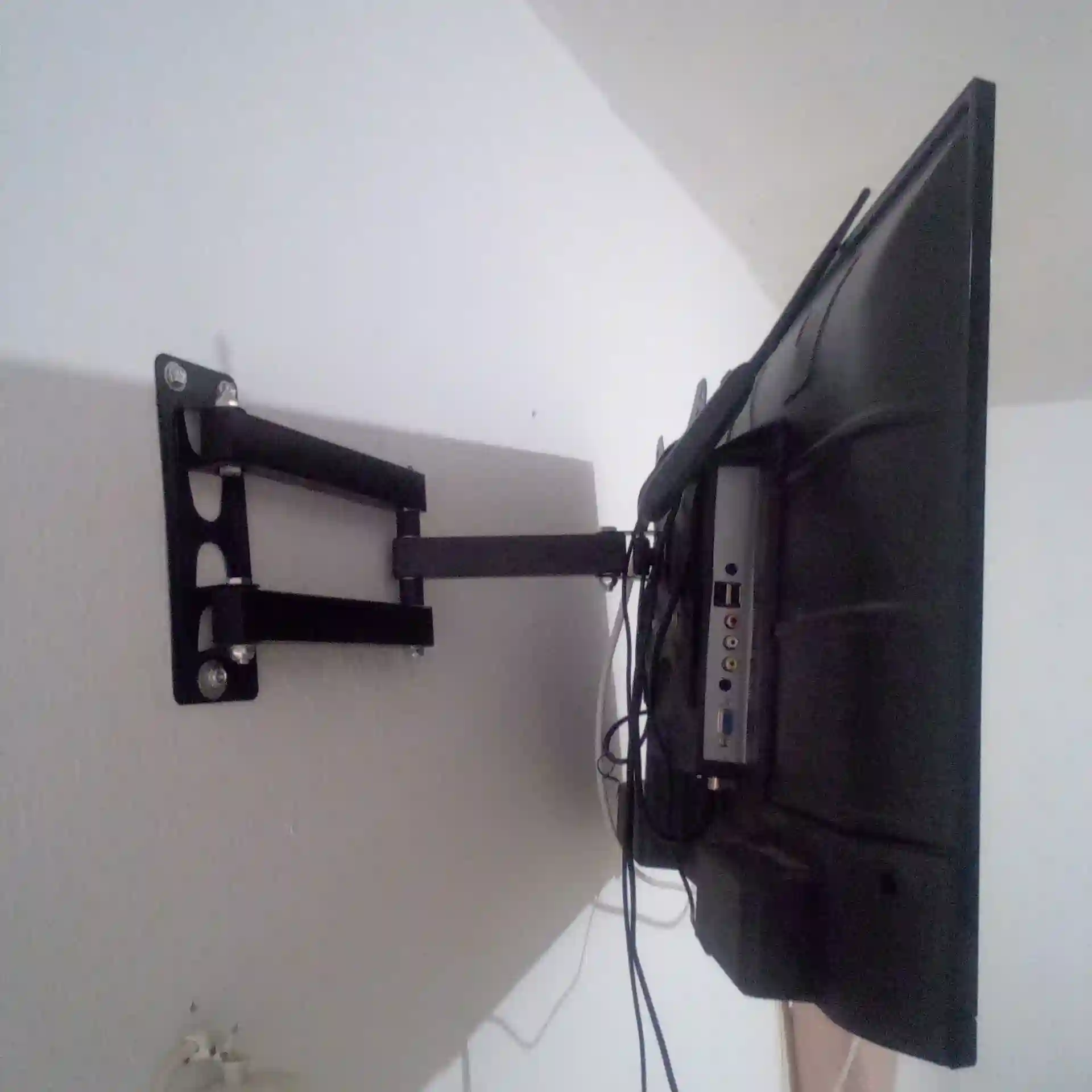 Tv lcd a 400 dt à Hammam Chatt - Vue 2
