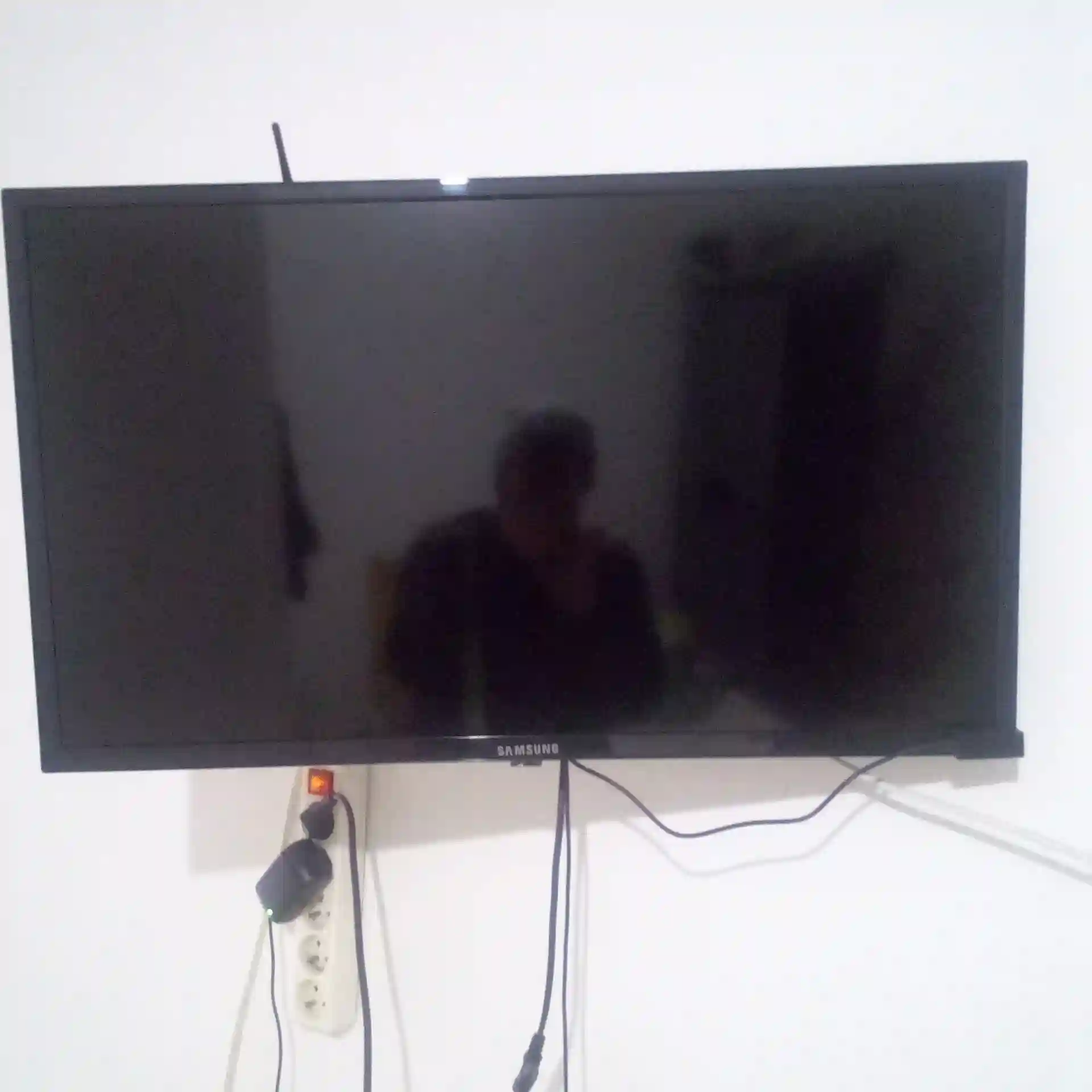 Tv lcd a 400 dt à Hammam Chatt - Vue 4