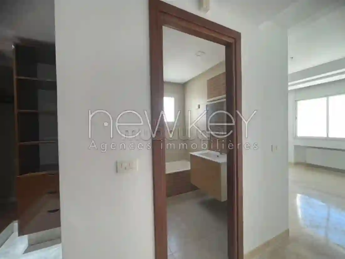 Appartement S2 à Vendre à Gammarth