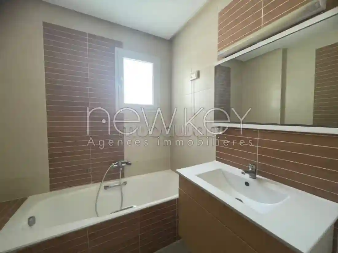 Appartement S2 à Vendre à Gammarth - Vue 3
