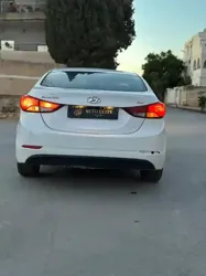 Hyundai Elantra Essence 2015