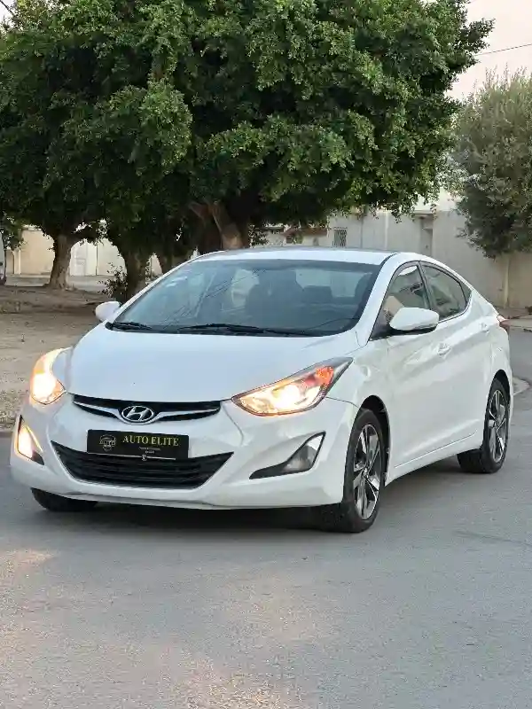 Hyundai Elantra Essence 2015 - Vue 2