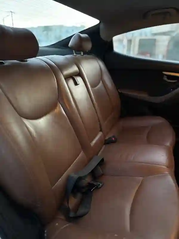 Hyundai Elantra Essence 2015 - Vue 4
