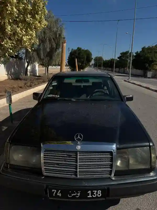 Mercedes 250 Diesel 1985 - Vue 1