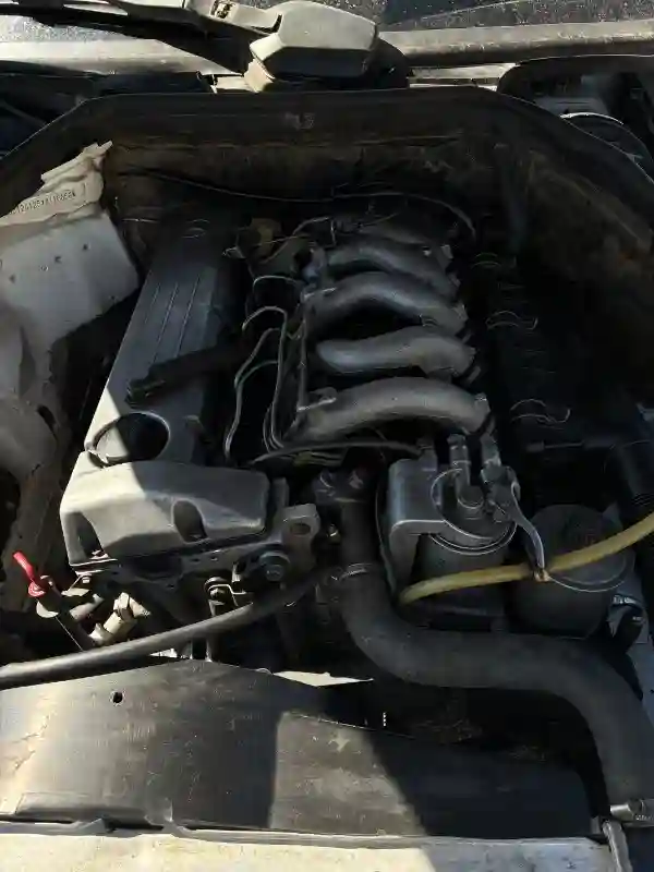 Mercedes 250 Diesel 1985 - Vue 4