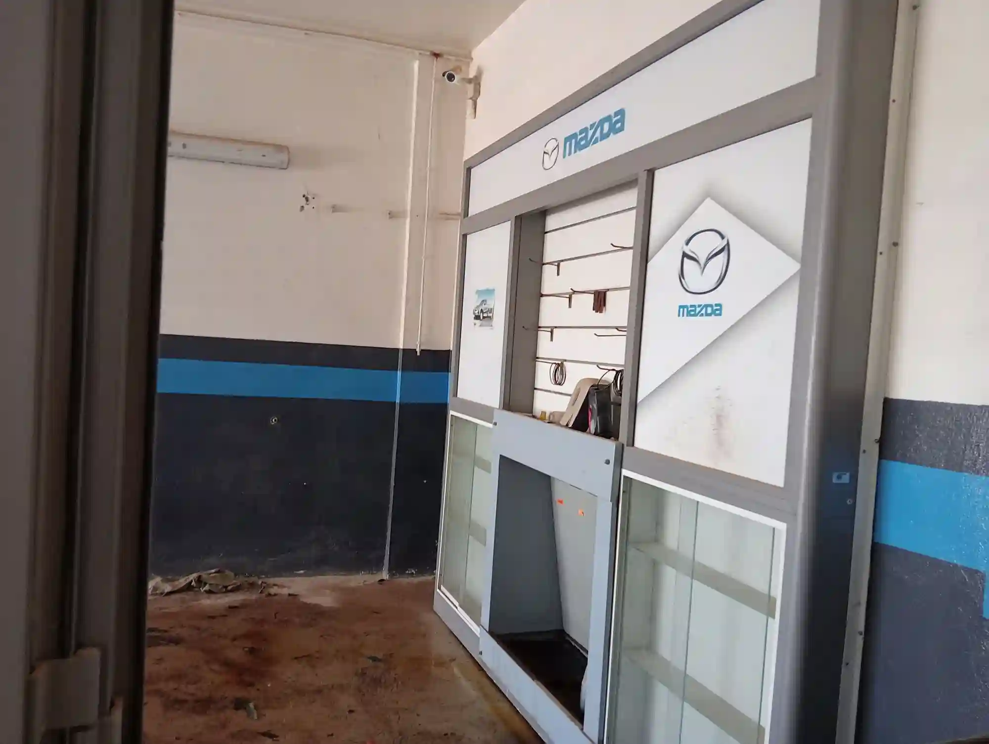 Showroom Équipé Atelier ex Mazda - Vue 4