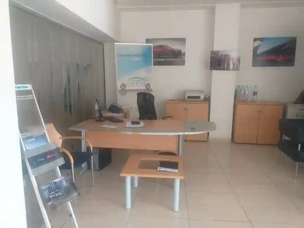 Showroom Équipé Atelier ex Mazda - Vue 6