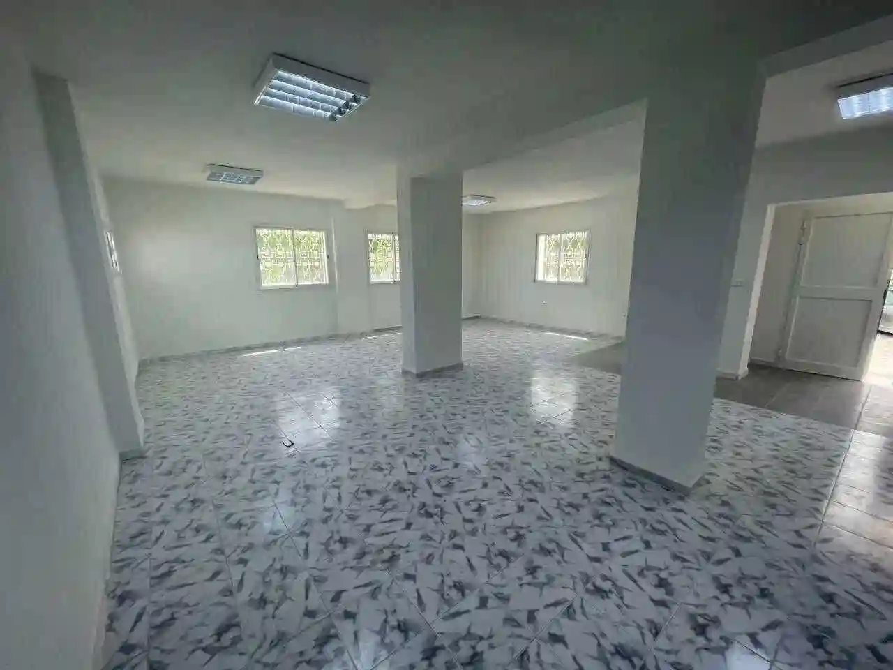 Local z Usage Bureautique 3000 Menzah 9 à El Menzah 9 - Vue 3