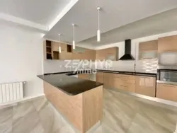 A Louer Rez de Jardin S3 à Gammarth