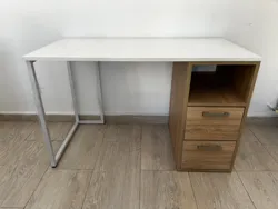 Bureau Avec Rangement Neuf à Sidi El Bechir