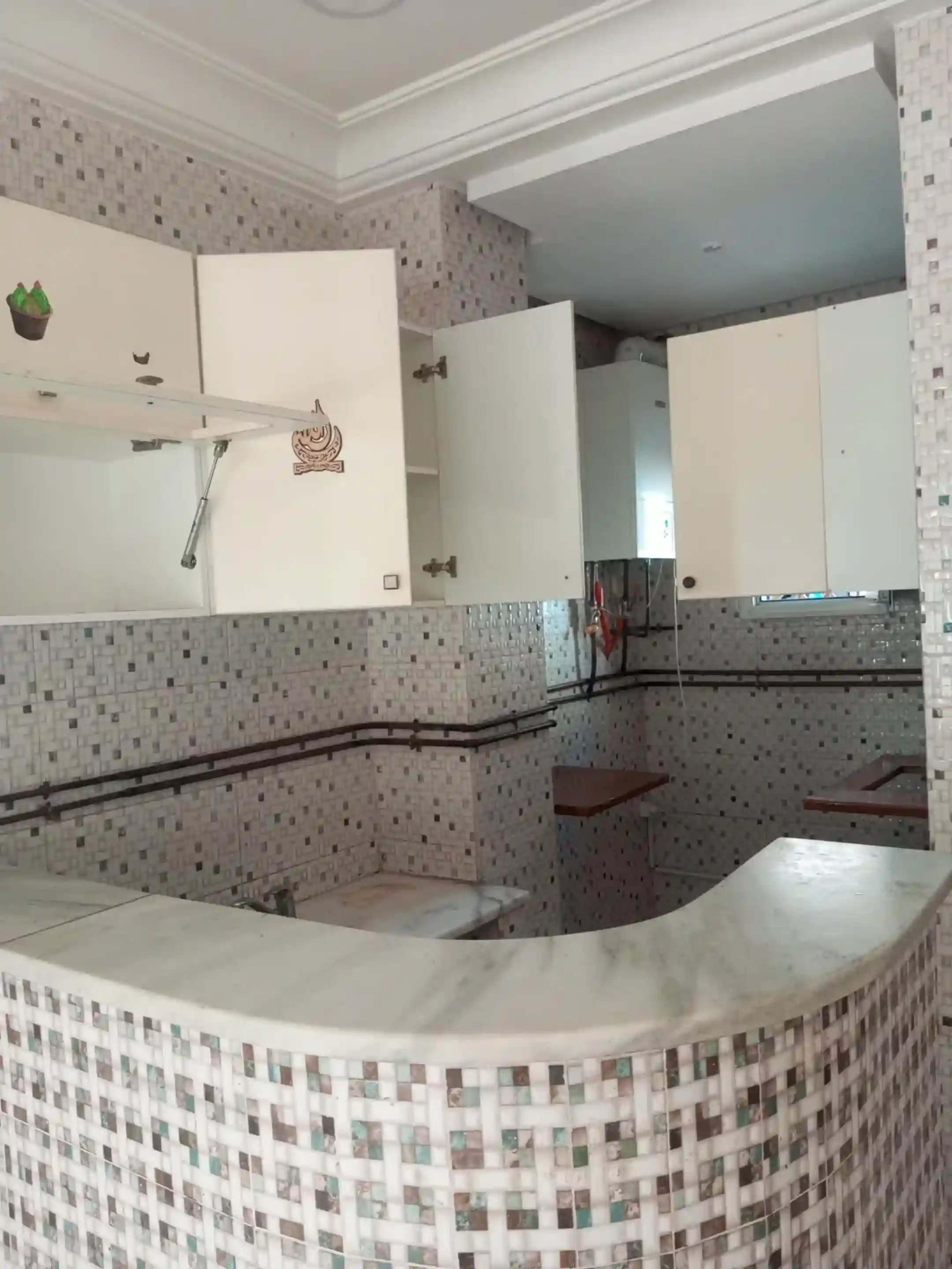 un Studio s+1 au rdc Vide a Louer Situé a Manzah 5 Prés de Marché - Vue 1
