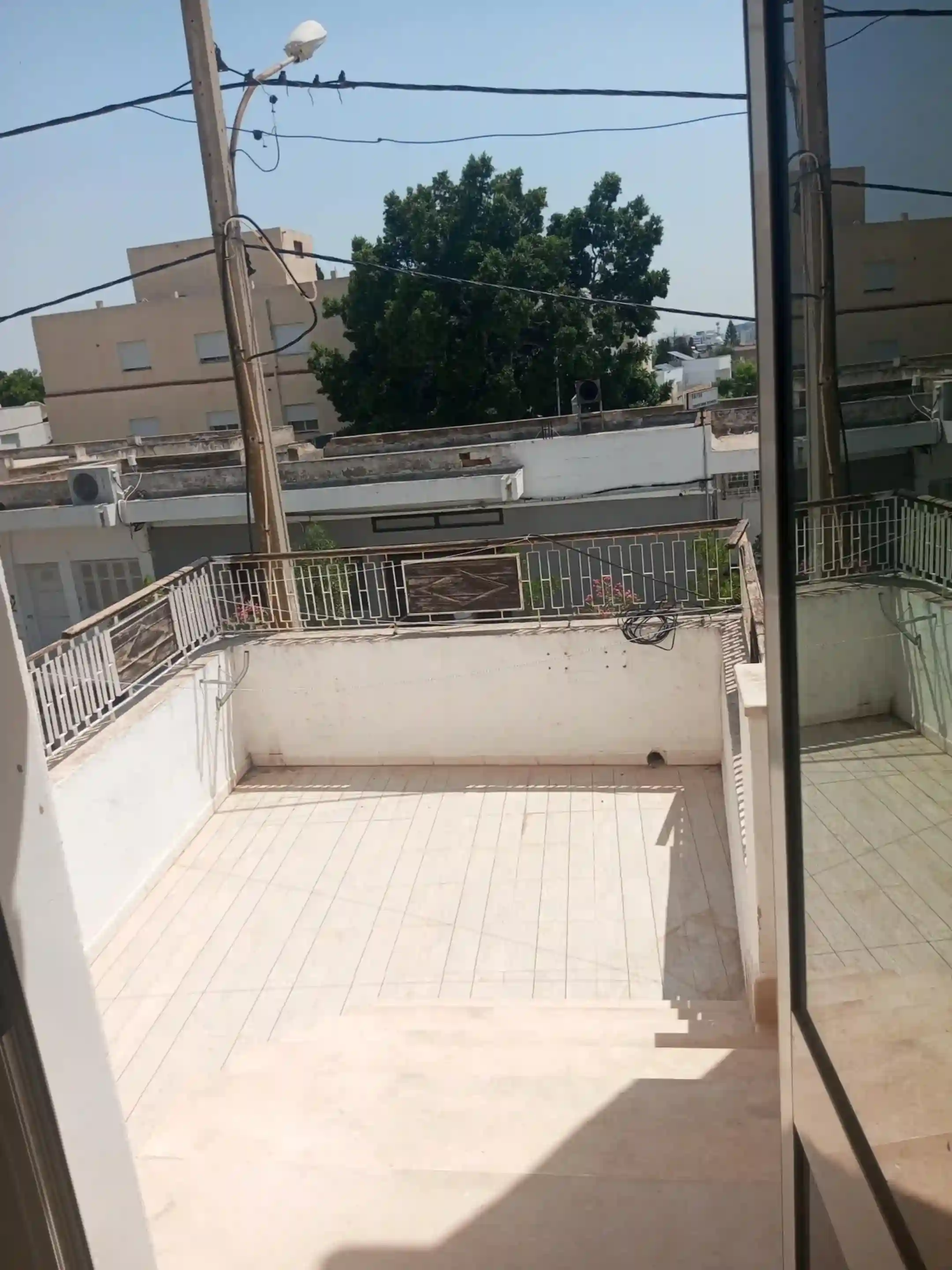 un Studio s+1 au rdc Vide a Louer Situé a Manzah 5 Prés de Marché - Vue 7