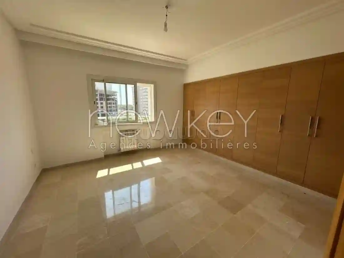 Appartement S4 vue Dégagée à Louer aux Jardins de Carthage - Vue 2