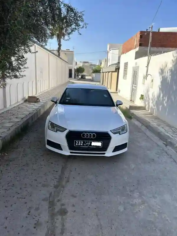 Audi A4 Essence 2018 - Vue 2