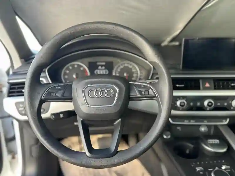 Audi A4 Essence 2018 - Vue 3