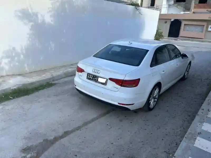 Audi A4 Essence 2018 - Vue 4