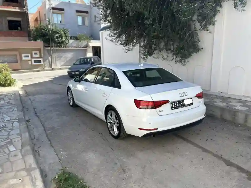 Audi A4 Essence 2018 - Vue 7