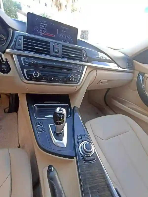 Bmw 316 Essence 2014 - Vue 6
