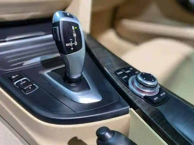 Bmw 316 Essence 2014 - Vue 8