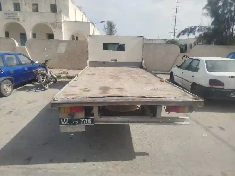 Camion Ford Transit - Vue 3