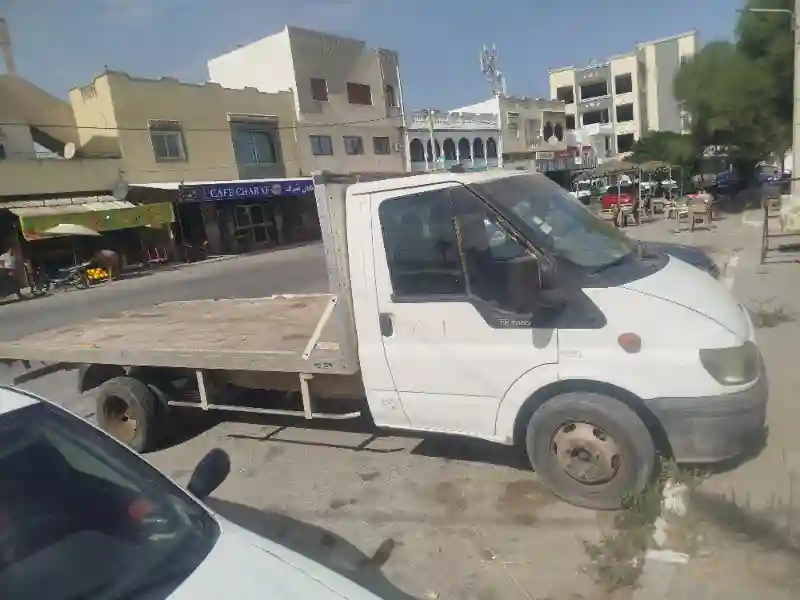 Camion Ford Transit - Vue 5