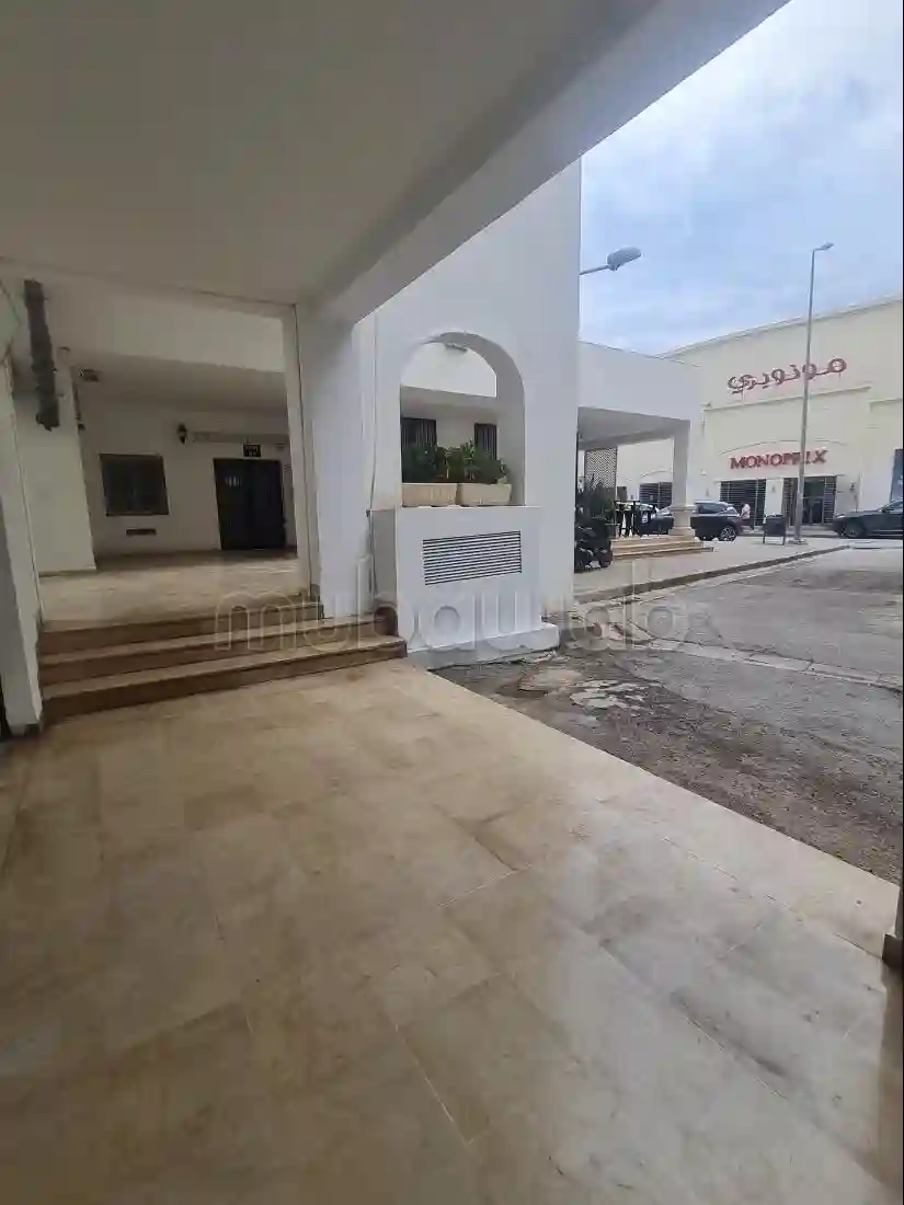 Local Commercial au Cœur de la Marsa Plage - Vue 2