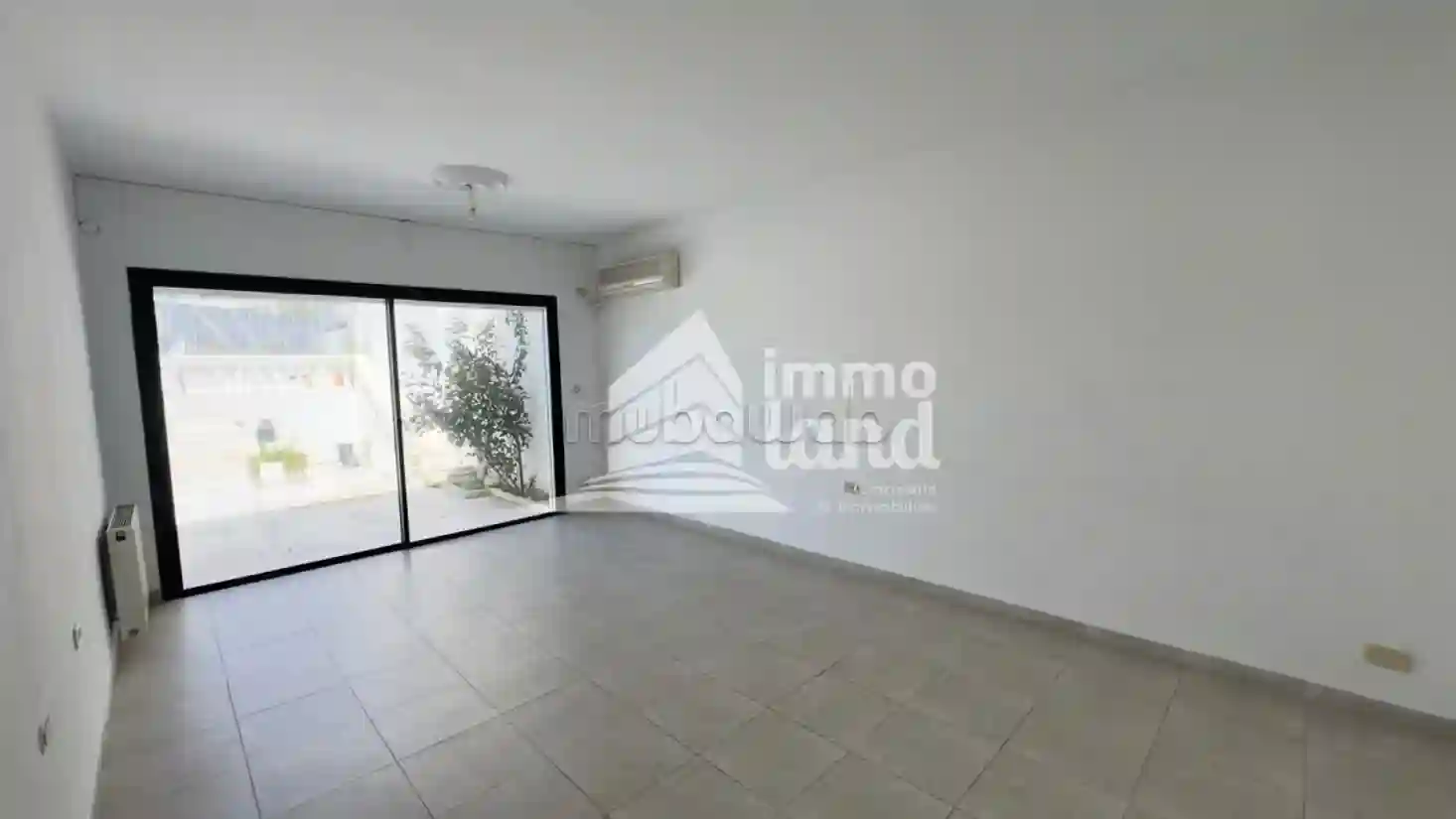 Triplex s3 de 180m2 a les UV4 Menzah 6 - Vue 2