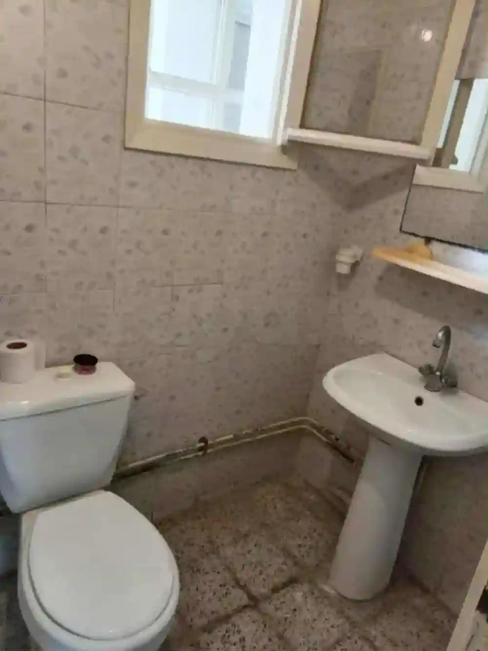 un Appartements s+2 Vide au 1er Étage a Louer Situé a Borj Louzir - Vue 2