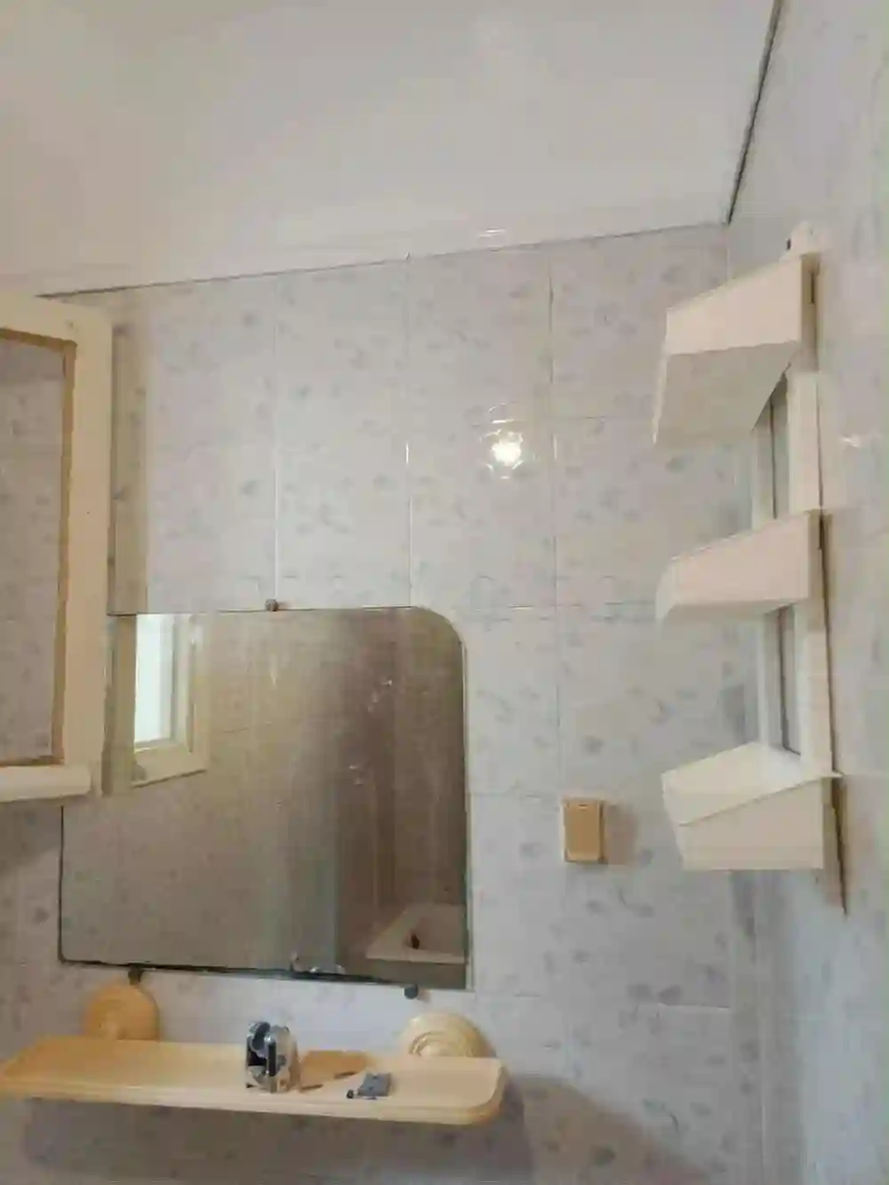 un Appartements s+2 Vide au 1er Étage a Louer Situé a Borj Louzir - Vue 6