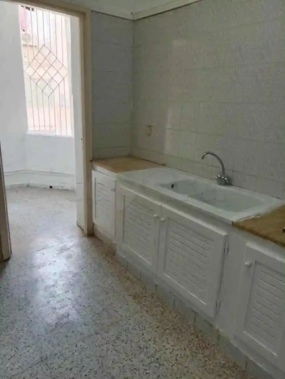 un Appartements s+2 Vide au 1er Étage a Louer Situé a Borj Louzir - Vue 9