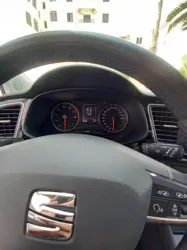 Seat Leon tsi 2016 1 Main à Jardins de Carthage