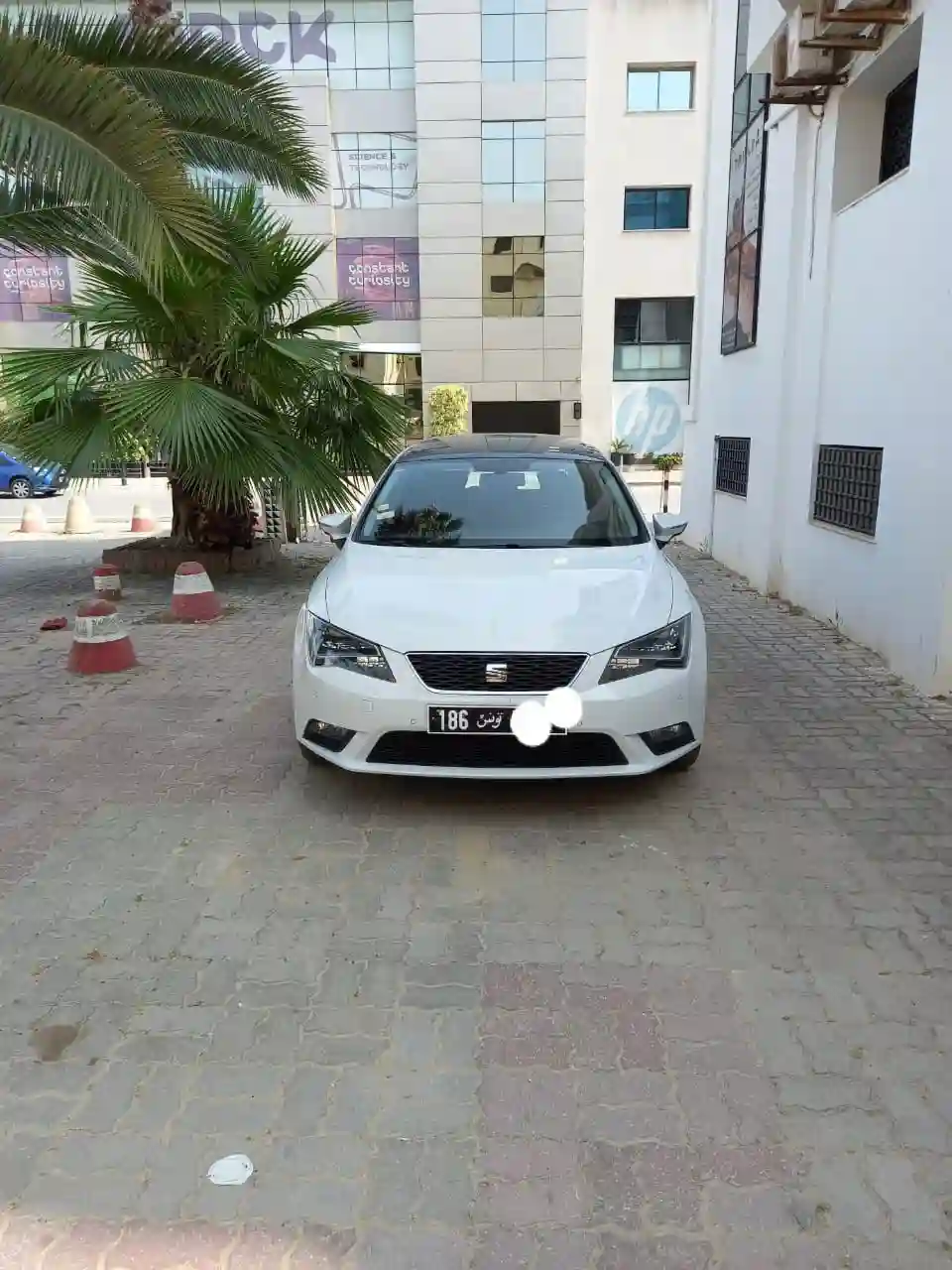 Seat Leon tsi 2016 1 Main à Jardins de Carthage - Vue 2