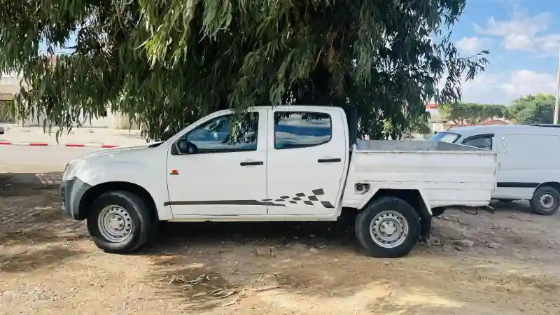 Isuzu D MAX Diesel 2020 - Vue 3