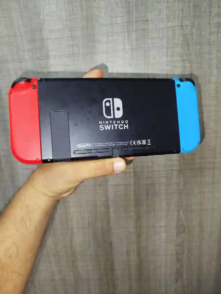 Nintendo Switch V2 Modéle 2023 - Vue 3