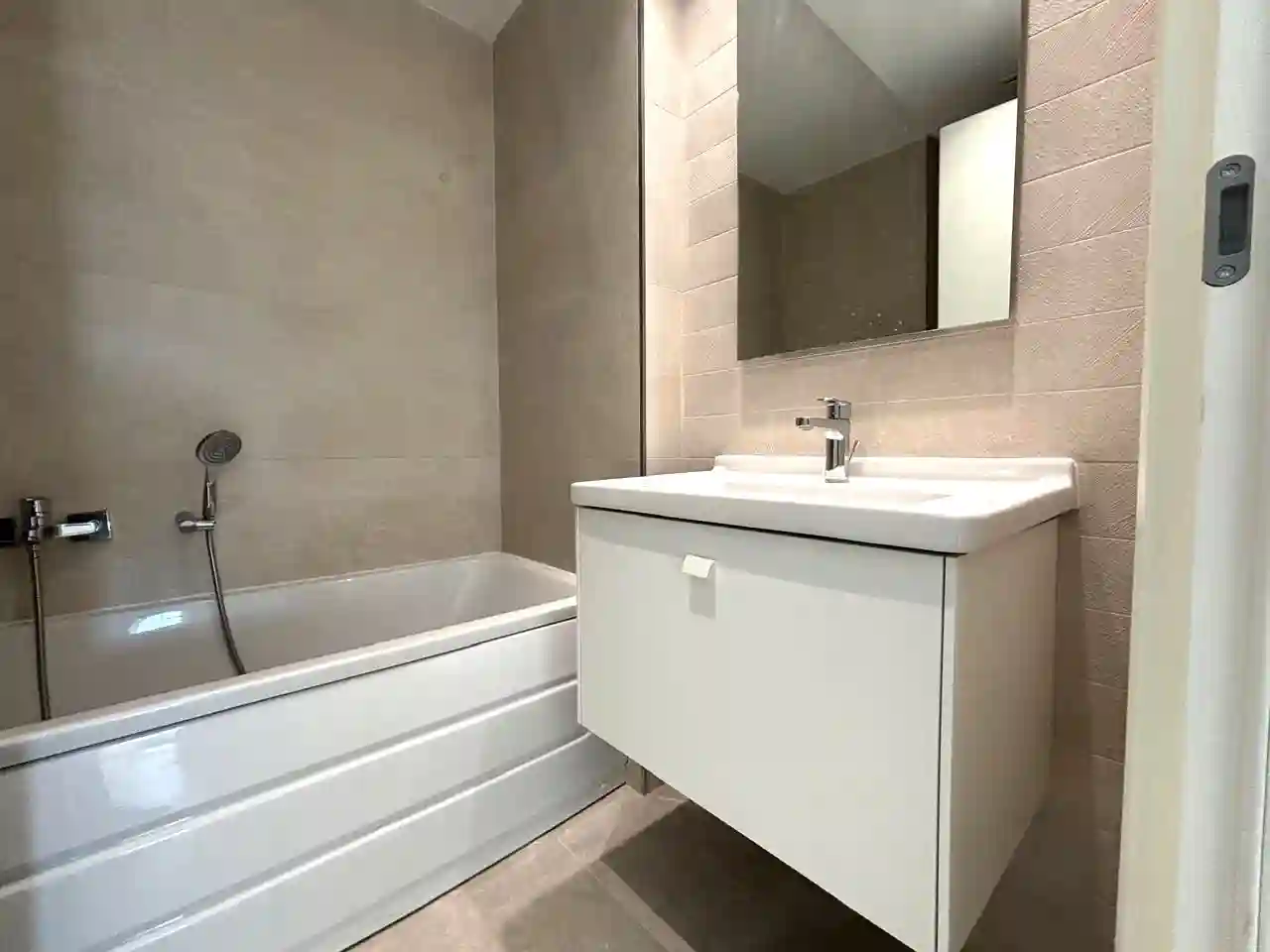 Un Appartement s3 Neuf à Chotrana 2 à Chotrana 2 - Vue 2